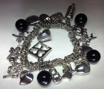 Armband met diverse bedels