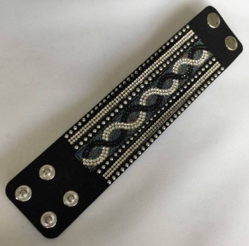 Lederen armband met strass