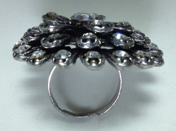 Ring bloem met strass